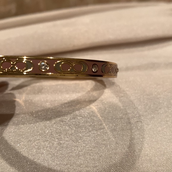 Fabulous Coach Bracelet - Picture 3 of 10